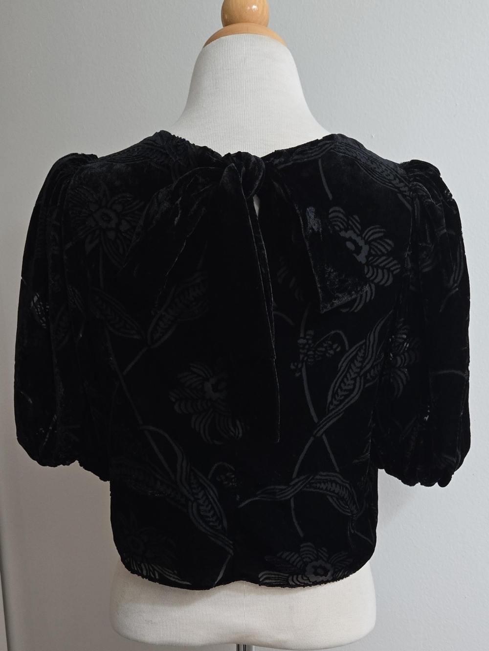 Ted Baker London Black Velvet Puff-Sleeve Top/XS - Picture 4 of 9